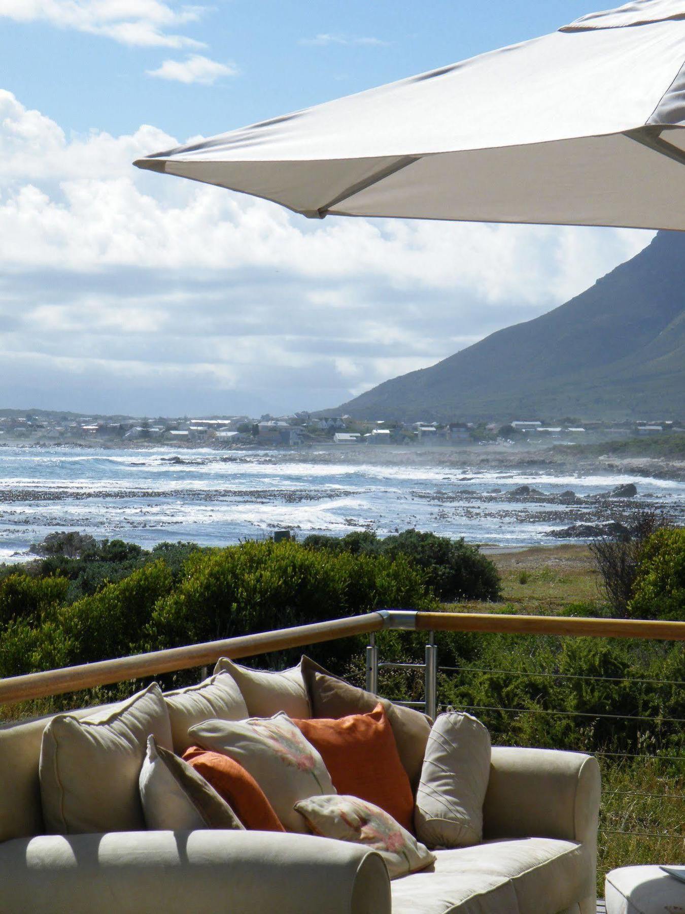 138 Marine Beachfront Guesthouse Hermanus Exterior foto