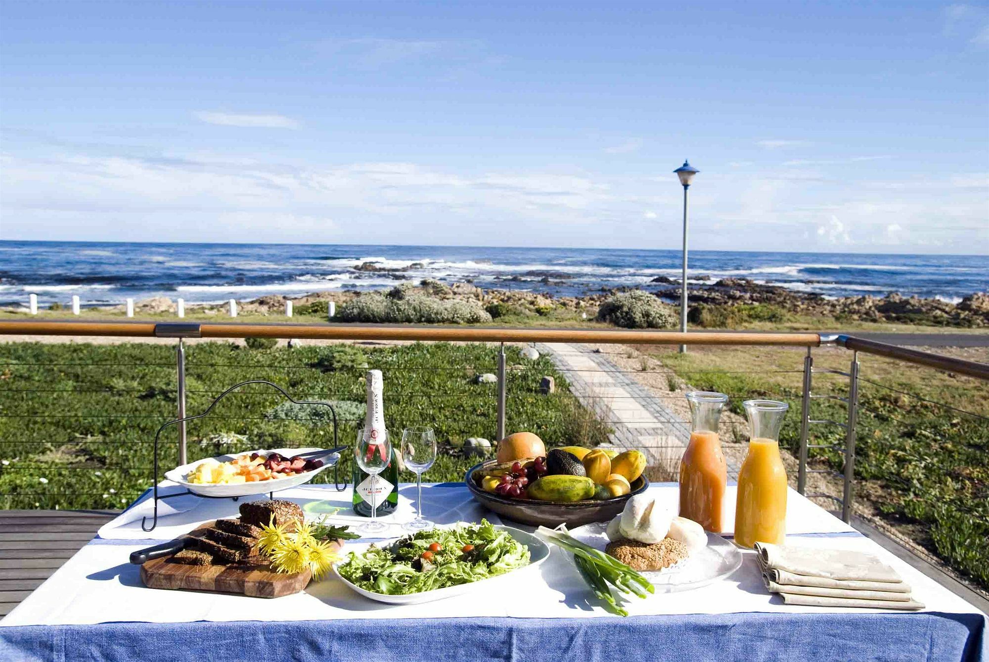 138 Marine Beachfront Guesthouse Hermanus Exterior foto